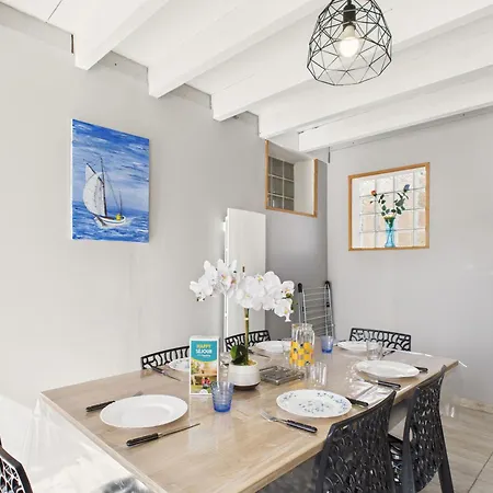 Jolie Maison Volets Jaunes Avec Terrasse Pour 7 펜션 라트슈수르메르