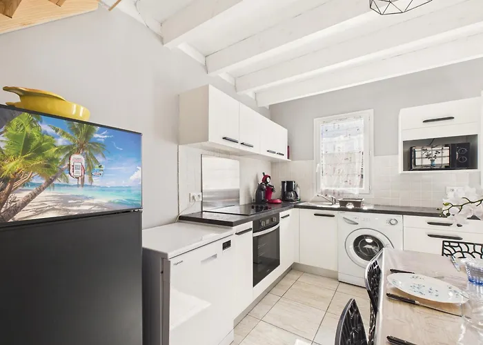 Hébergement de vacances Sur Mer, Maison Spacieuse Pour 7 *